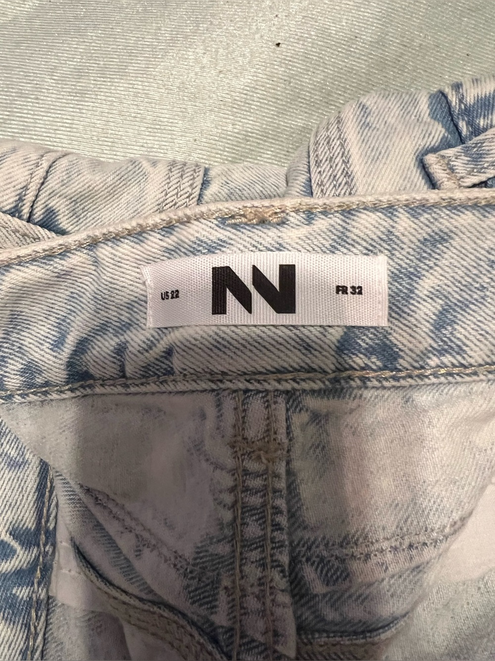 BNWT.    NN JEANS Size 22